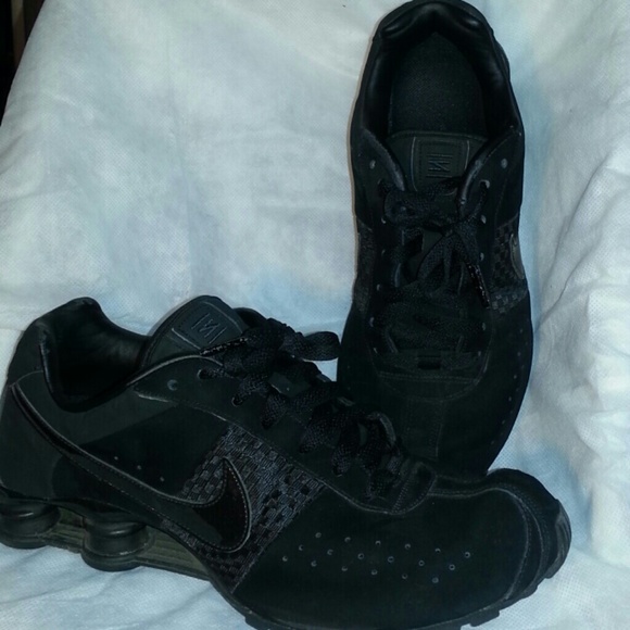 NIKE MENS SHOE