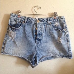 Refuge women's high-waisted shorts