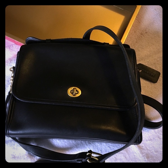 Coach Women's Shoulder/cross body purse