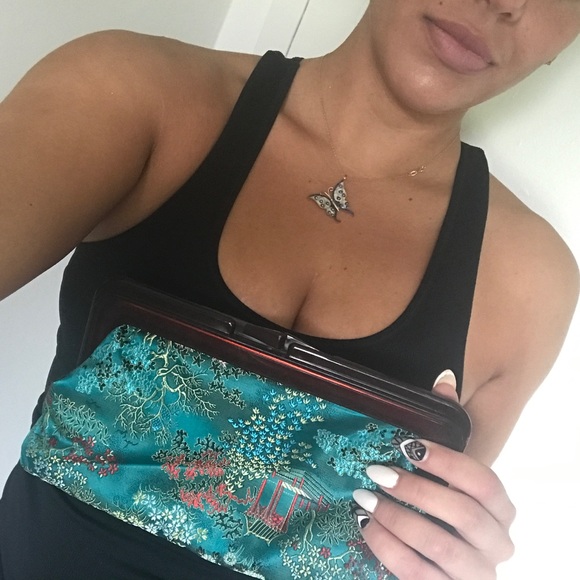 Asian Inspired clutch w/ Plastic Snap Top closure - Picture 2 of 5