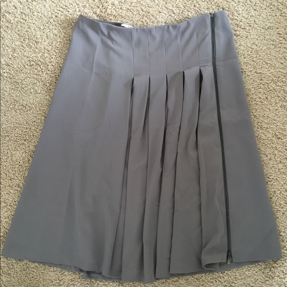 T tahari skirt