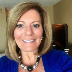 Meet your Posher, Laurie