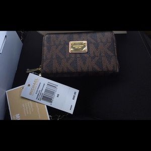 Michael kors wallet