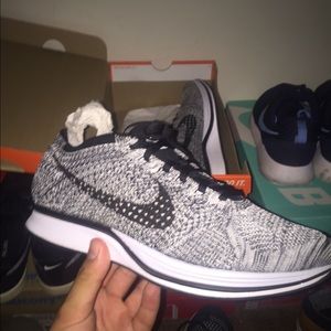 Nike Flytnit Racers Oreo 1.0