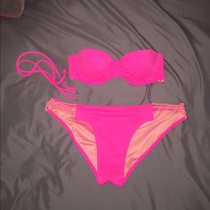 2 vs pink bikinis