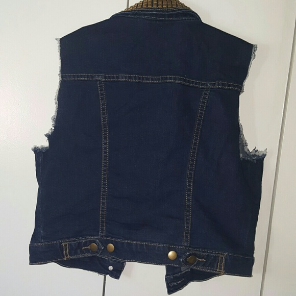 Vest - Picture 3 of 3