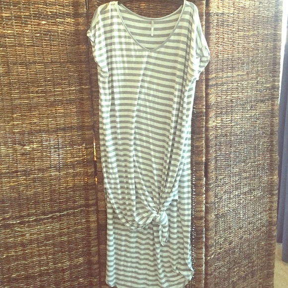 Grey and white stripped maxi t shirt dress