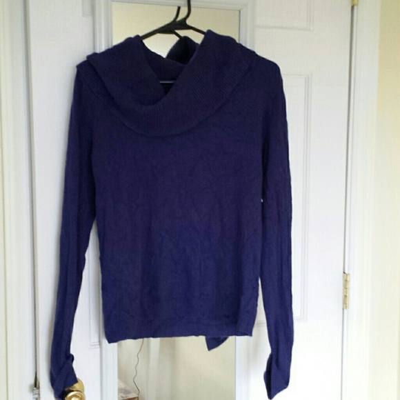 Blue sweater - Picture 1 of 2