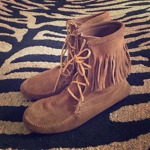 Minnetonka Tramper Moccasins, size 8