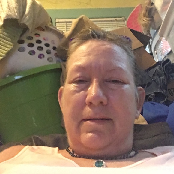 Meet your Posher, Lesa - Picture 2 of 2