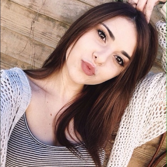 Meet your Posher, Maegan