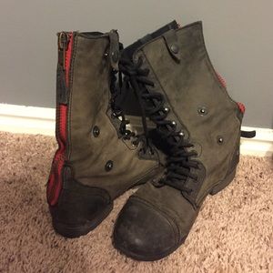 Steve Madden Combat boot