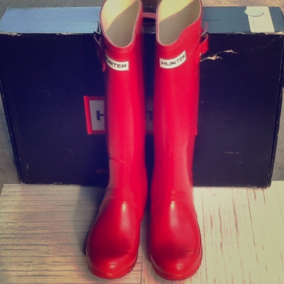 Hunter rain boots in red