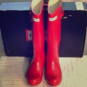 Hunter rain boots in red