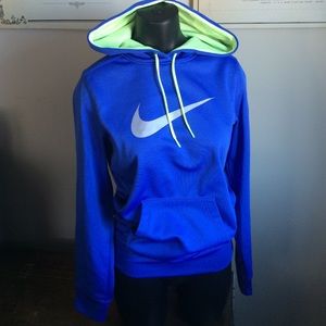 Nike therma-fit sweatshirt
