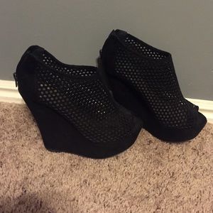 Madden girl black wedge