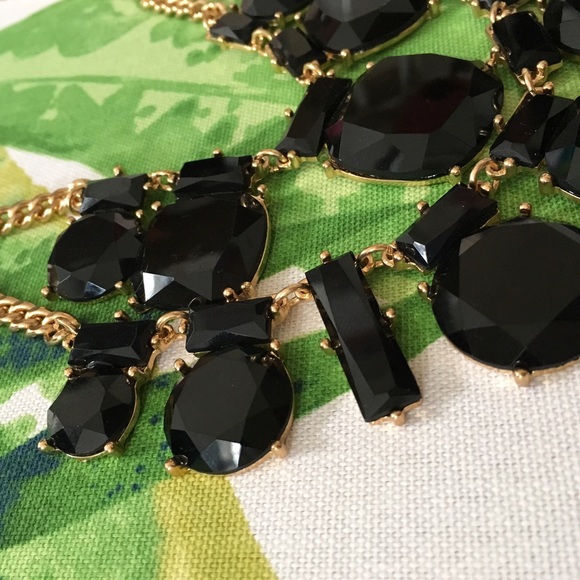 Francesca's | Black Bauble Statement Necklace - Picture 3 of 4