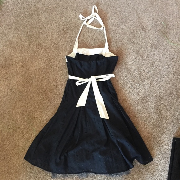 💖🎉HP!💖🎉 Halter eyelet dress with sash - Picture 2 of 4