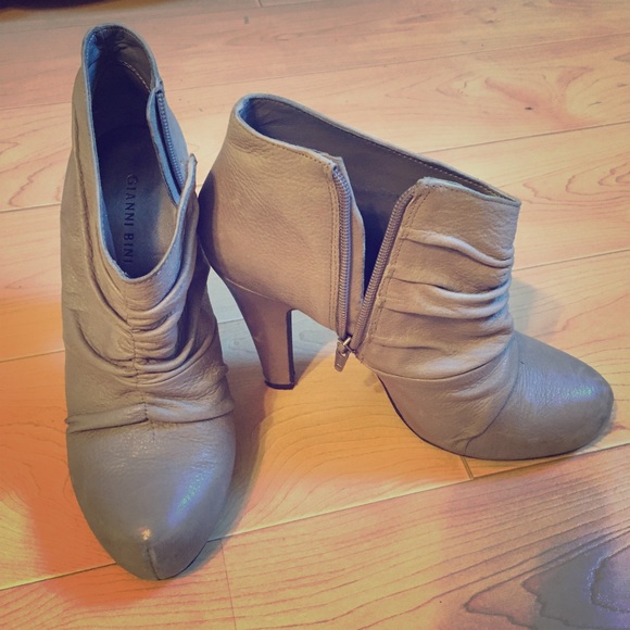Gianni Bini Ankle Boots Grey Leather Booties