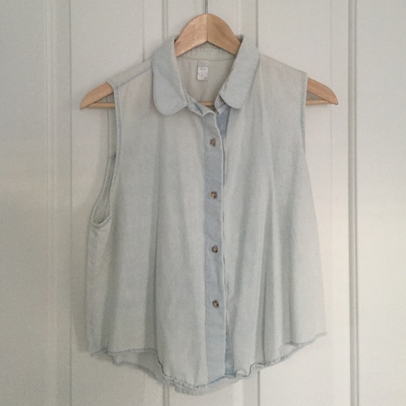 Denim Peter Pan collar sleeveless button up