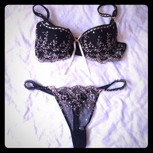 Black lingerie set with light pink embroidery