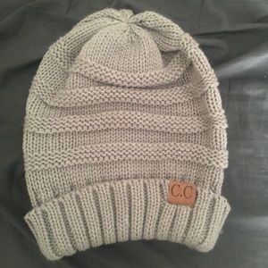 Gray slouchy beanie