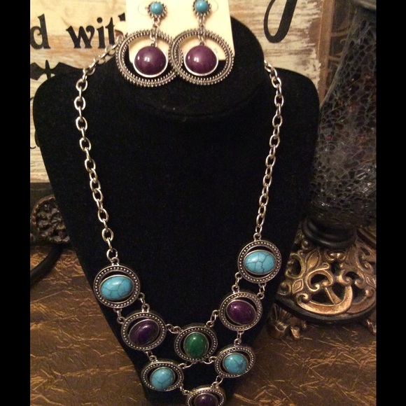 2 PC necklace set great with lots of color,