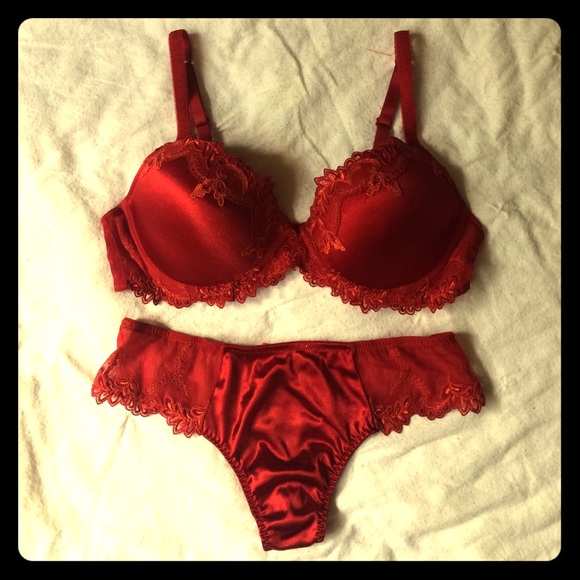 Fiery red bra and panty set