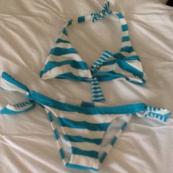 Stripped turquoise/white bikini