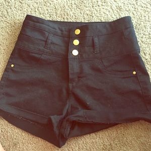 High waisted black Shorts!