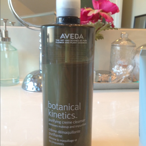 Aveda Botanical Kinetics Purifying Creme Cleanser