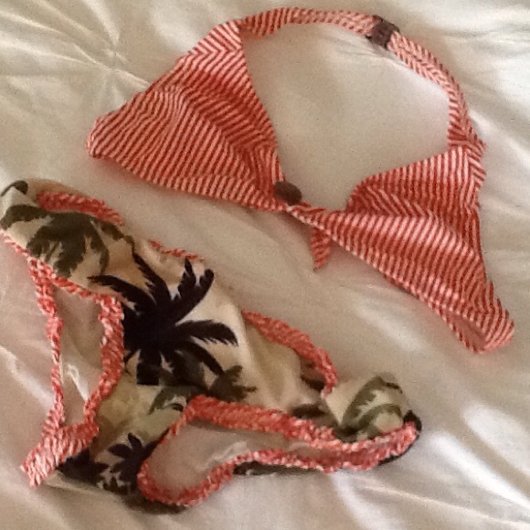 Retro red/white stripped bikini with camp bottoms - Picture 4 of 4