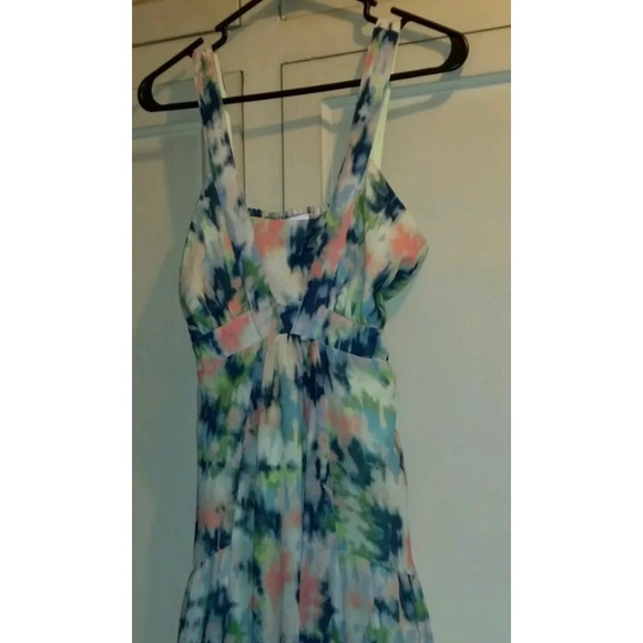 ISO Jessica Simpson floral maternity dress!