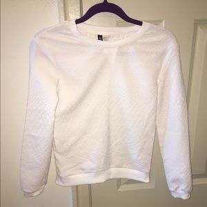 White Reptile Textured White Sweatshirt Top Sz 2