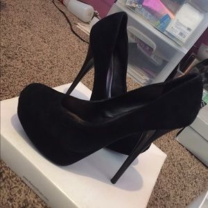 Size 6.5 Bakers "Victoria" heels