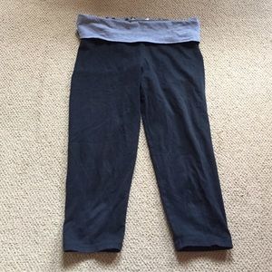 PINK cropped leggings