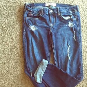 Hollister ripped Jean capris!