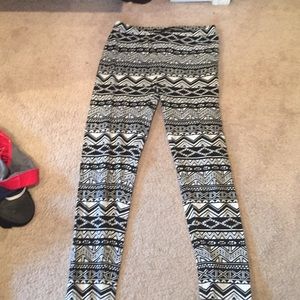 Aztec print leggings