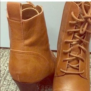 Brown laced boots