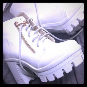 White chunky heels boots