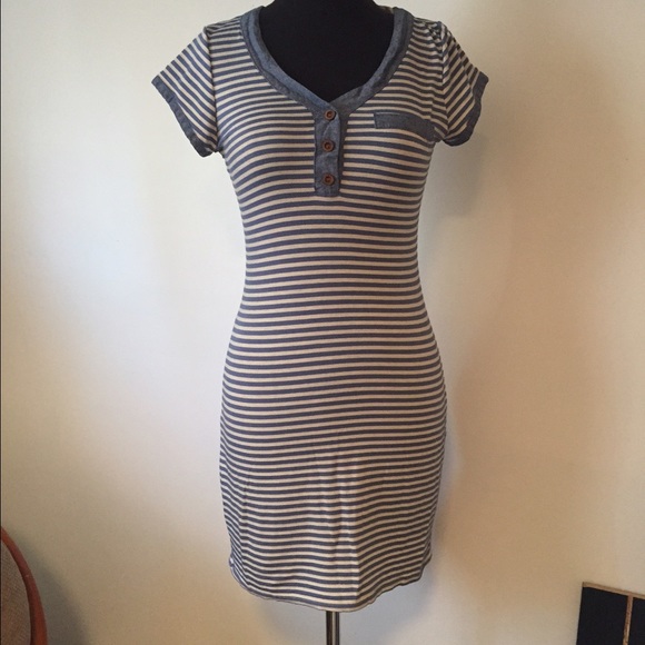 Short sleeve dress