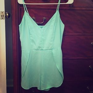 spaghetti strapped romper: never worn!