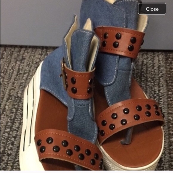 Platform sandals
