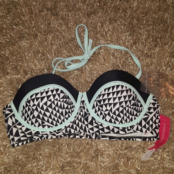 Printed bikini top NWT