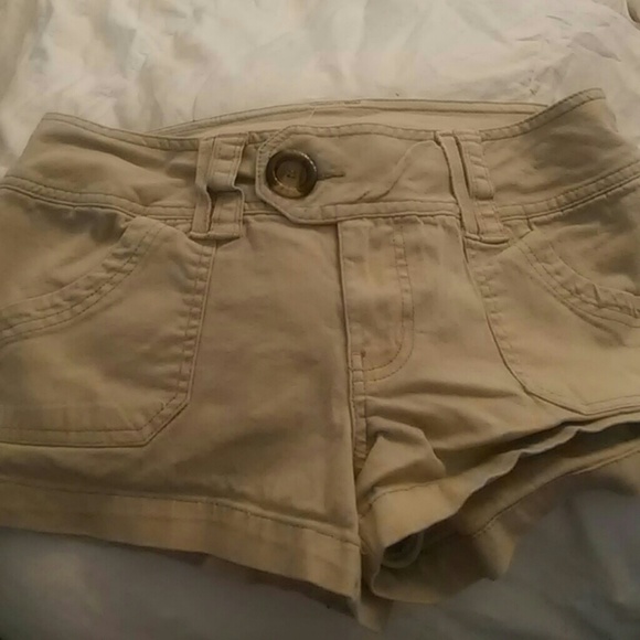 No boundaries beige shorts size:11 - Picture 1 of 3