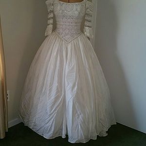 Francesca Guzzo from Toronto wedding gown