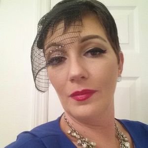 Meet your Posher, Carol