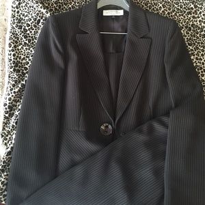 Tahari 3 piece suit