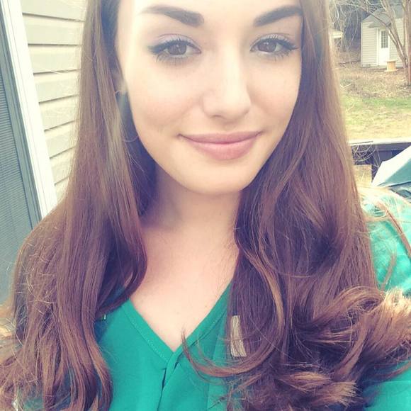 Meet your Posher, Emily - Picture 1 of 1