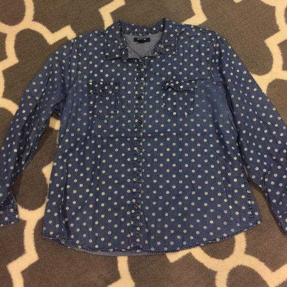 🎉FINAL PRICE DROP! 🎉Polka Dot Chambray
